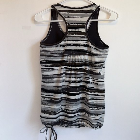 Athleta Black White & Gray Multi Halter Style Athletic Top women’s Small - Picture 6 of 10